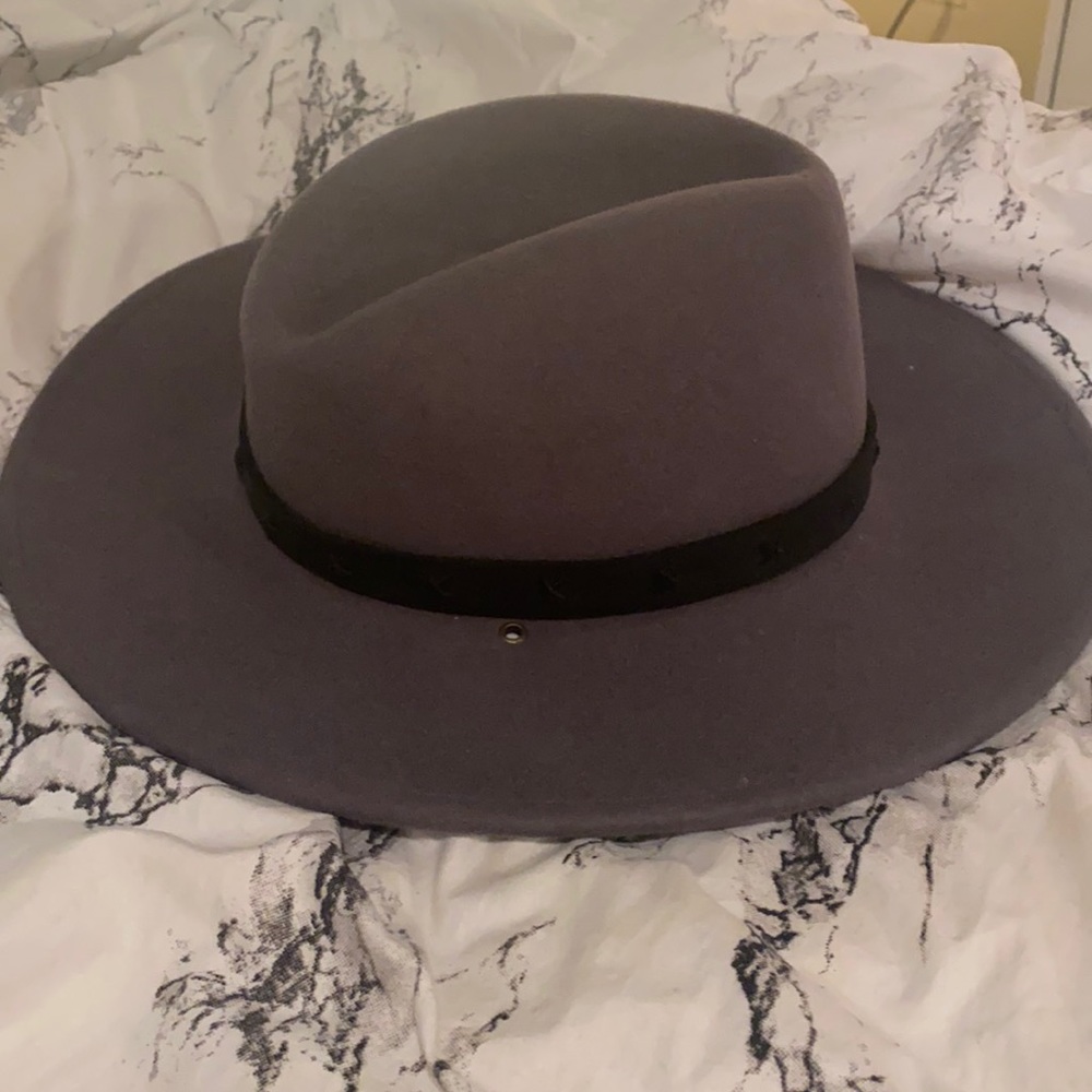 brixton medium gray felt hat